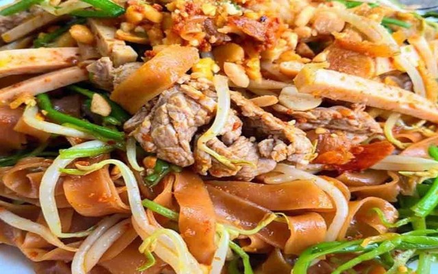 Cô Hoa - Bánh Đa Trộn
