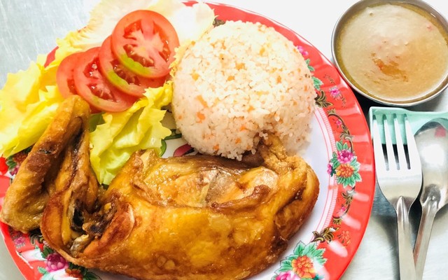 Cơm Gà Xối Mỡ Nẫu Ơi