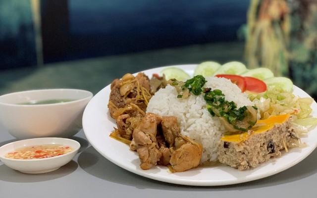 Cơm Đồng Quê - Phạm Hùng