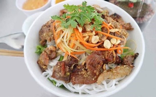 Bún Thịt Nướng Chị Lan - Bà Huyện Thanh Quan