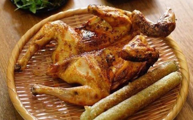 Gà Nướng Cơm Lam - Phạm Văn Đồng