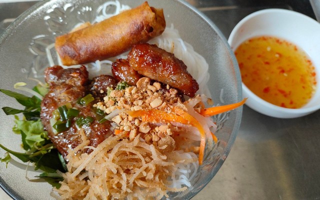 Bún Thịt Nướng Kim Ngân