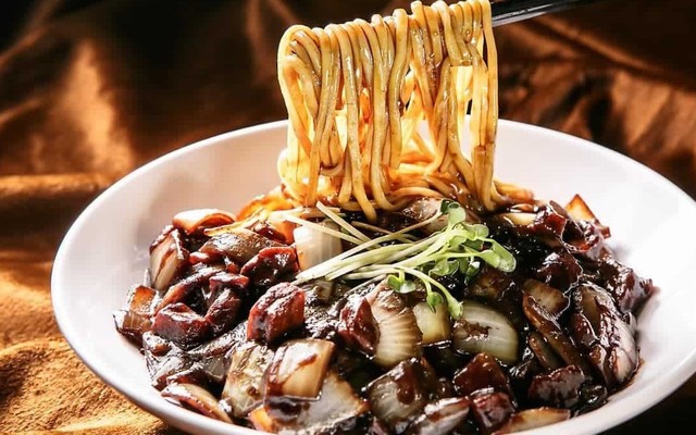 Mì Tương Đen Hakenfu