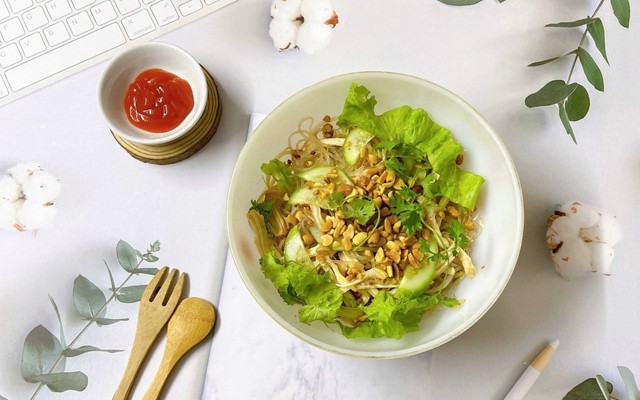 Châm Khó Tính - Cơm Văn Phòng Chuẩn 5 Sao