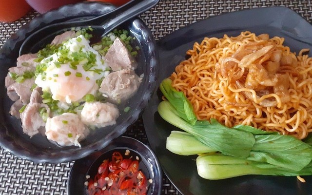 Bún Nước Muối Ớt, Mì Trộn Út Nhí