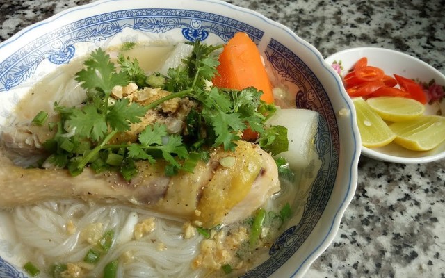 Hủ Tiếu Gà Ta & Hủ Tiếu Sườn Tốt - Lý Thường Kiệt