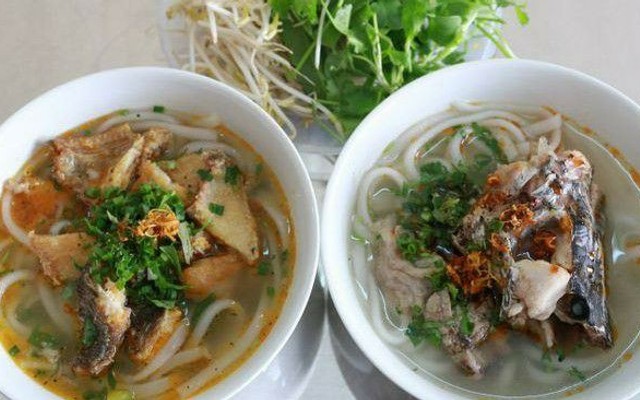 A Bảo - Cơm Gà Quay Da Giòn & Hủ Tiếu Nam Vang