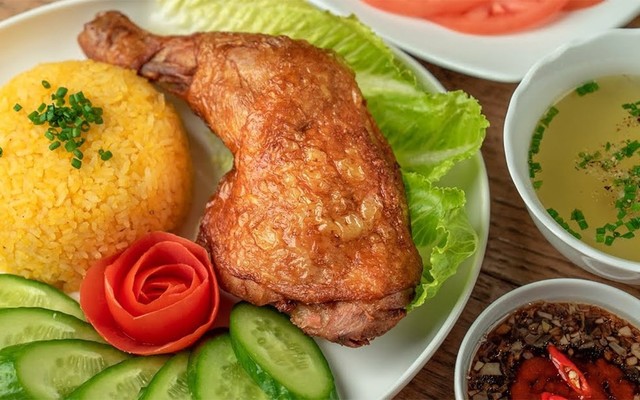 Cơm Gà Xối Mỡ - Tùng Ký 3