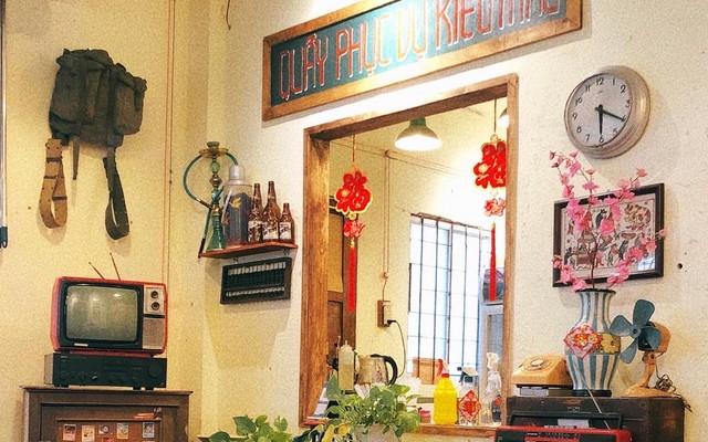 Tiệm Cà Phê Kiểu Mẫu