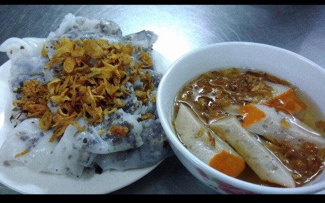 Gà Tần Bánh Cuốn Nóng - Bách Khoa