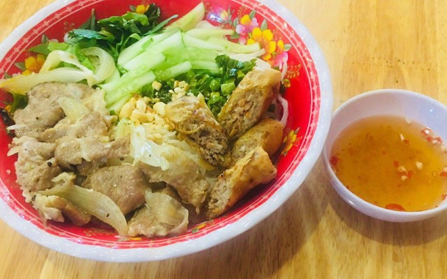 Smile - Bún Thịt Xào & Cơm Trưa Văn Phòng - Nguyễn Chí Thanh