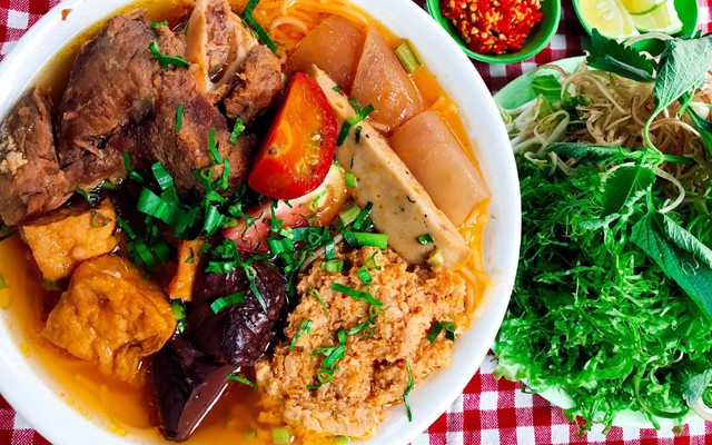 Bún Riêu Ban Mê - Vũ Tùng