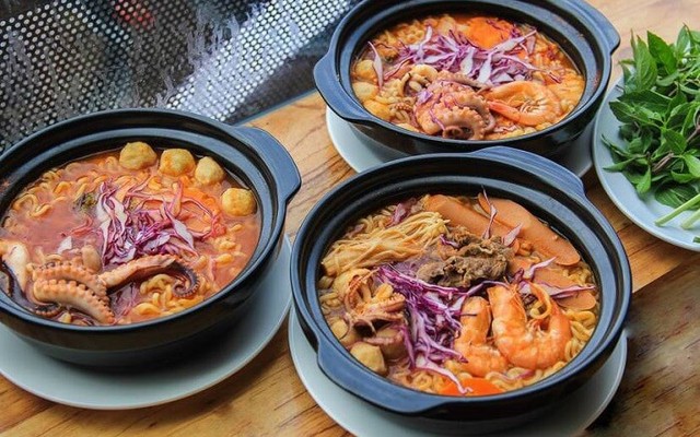 Quán Anh Đào Trà Sữa Mỳ Cay - Hoàng Tam Kỳ