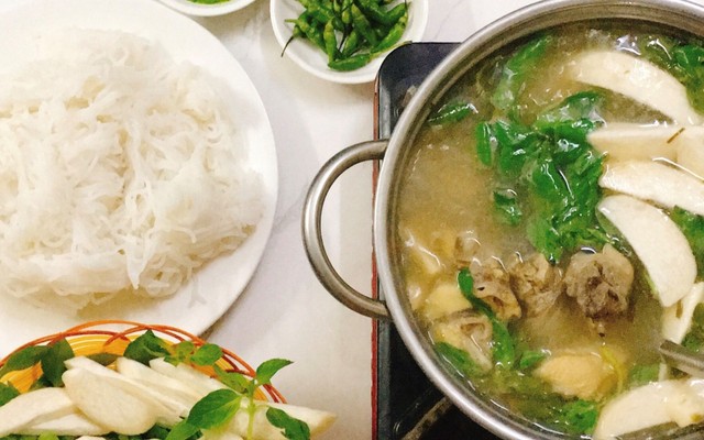 Hùng - Lẩu Gà Lá É & Hủ Tiếu Xào