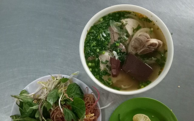 Mụ Dạ - Bún Bò Huế & Cơm Trưa Văn Phòng