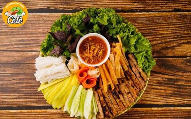 Cô Lê - Nem Nướng Nha Trang - Vĩnh Hưng
