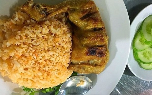 Cơm Gà Út Hà - Khu Phố 1