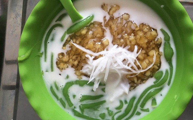 Chè Con Ong & Chè Thái - KĐT Thành Phố Giao Lưu