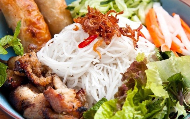 Quán Bún Thịt Nướng Cô Lan