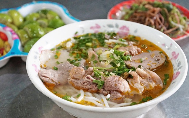 Đức Nguyên 660 - Bún Bò Huế, Bò Kho, Cà Ri Gà
