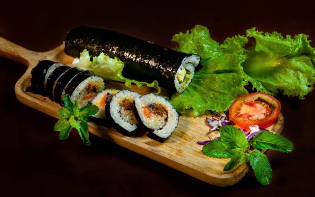 Cơm Nắm Cơm Cuộn Kinh Thành - Đội Cung