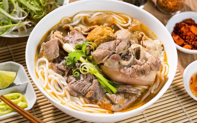 Ngon Ngon - Hủ Tiếu Mực & Bún Mắm