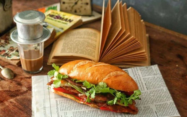 Bánh Mì + Xôi Bà 10