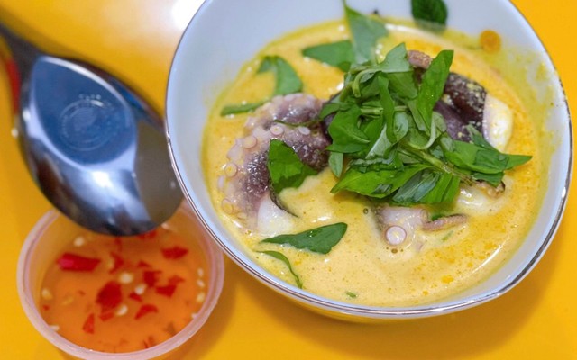 Ăn Vặt 439 - Cà Ri Cá Viên Chiên & Trà Sữa
