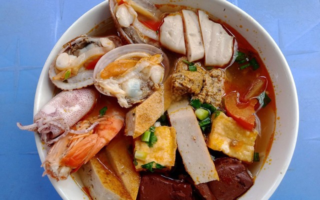 Bánh Canh Chả Cá & Bún Riêu - Phương Nguyễn