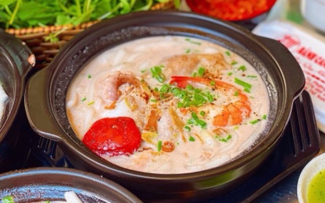 Bánh Canh Thố Nước Cốt Dừa