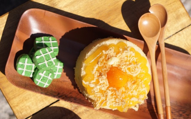 Loan Chàn Bakery