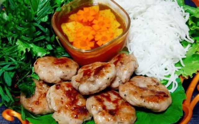 Cơm Gà Đăk Lắk - Bún Chả Hà Nội - Bún Thịt Nướng