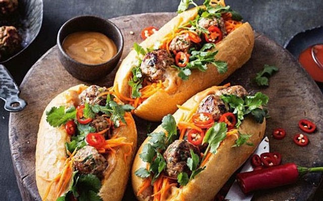 Bánh Mỳ Huân Huyền - Đại Linh