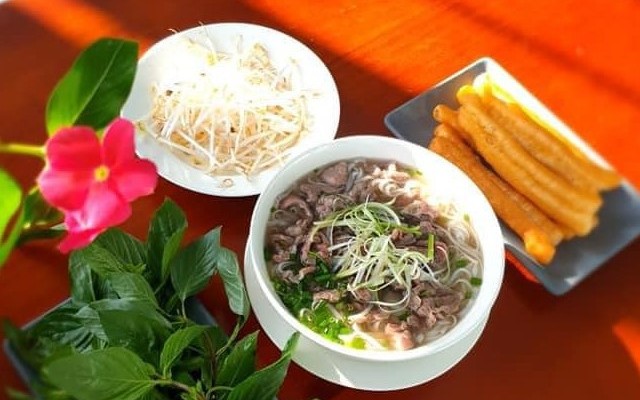 Phú Ông - Phở & Lẩu