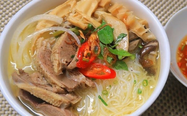 Bún Vịt Nấu Tiêu Cây Chàm