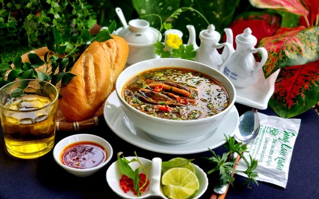 Sông Lam Quán - Đặc Sản Lươn Xứ Nghệ