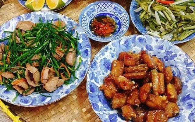 Cơm Bình Dân - 165 Cầu Giấy