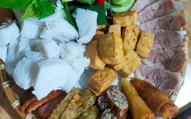 BÚN ĐẬU MẮM TÔM THỊ NỞ