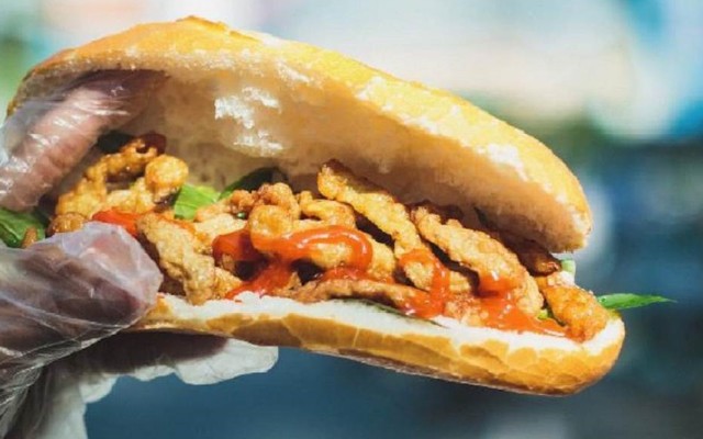 Bánh Mì Chả Cá Nóng Ông Đen - Hoà An 2