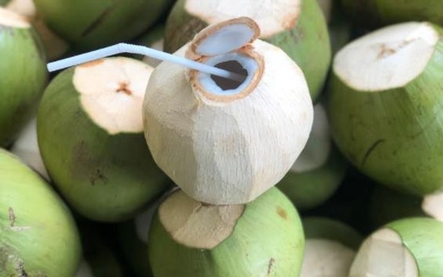 Dừa Xiêm Nước Ép Cô Hương