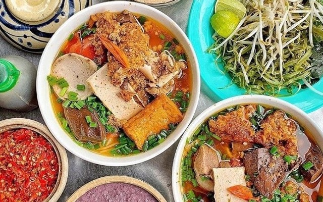 A Quang - Bún Riêu, Canh Bún - Huỳnh Tấn Phát