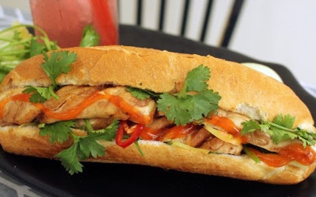 Anh Ba Quán - Xôi, Bánh Mỳ - Nông Lâm