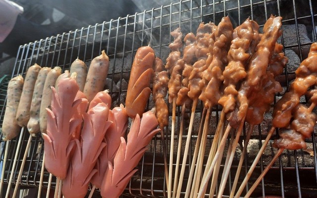 Yêu Thương Quán - Bánh Mì Thịt Xiên Nướng & Xiên Nướng - Cát Bi