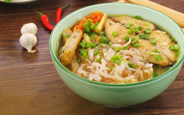 BÚN CHẢ CÁ SỨA HOÀNG PHÚC - NGÔ GIA TỰ