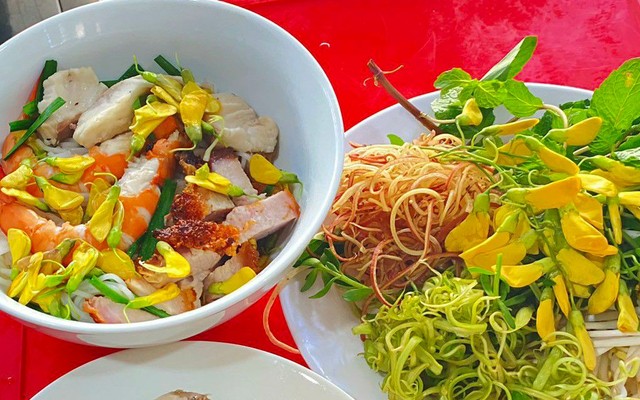 Bún Nước Lèo Hiển Nhung