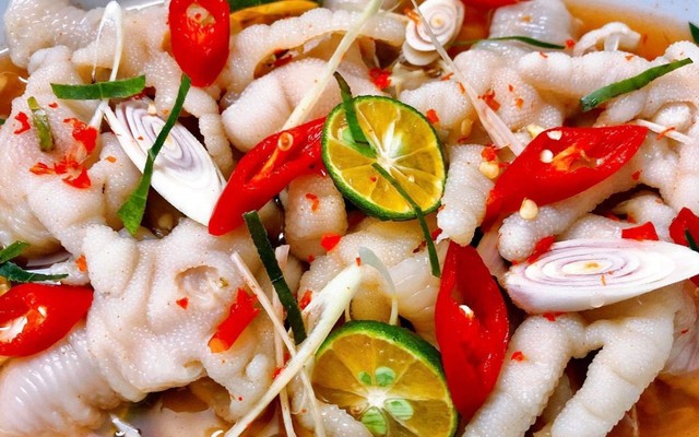 Cô Ba Chân Gà - Tân Kỳ Tân Quý