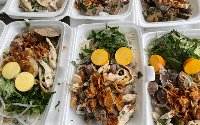 Bánh Ướt Cô Bông - Đỗ Thị Lời