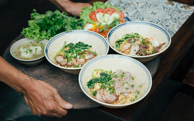 Tiệm Ăn Hồng Phúc - Nguyễn Hữu Thọ