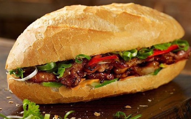 Má Năm - Bánh Mì Quảng Ngãi