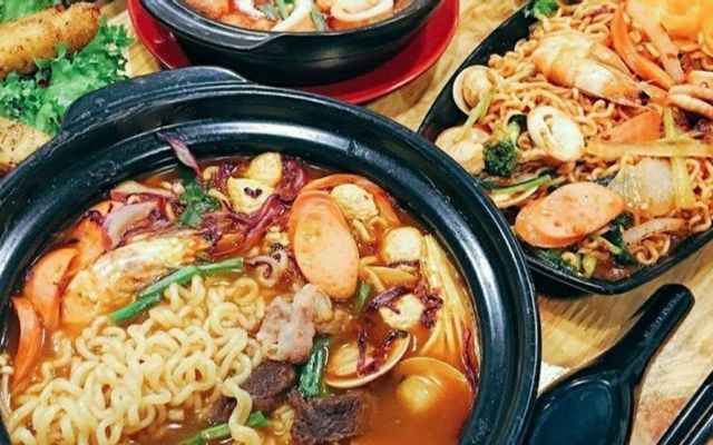 Đậu Phụ Thần Thánh & Mỳ Cay - Tân Mai